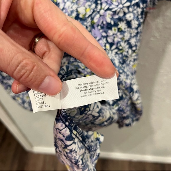 Lane Bryant Top Women's 24 Ditsy Floral Blue & White Button Puff Sleeve NWT - Picture 9 of 10